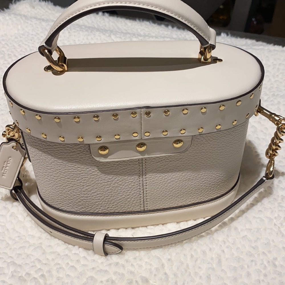 Coach bucket purse - Picture 5 of 11